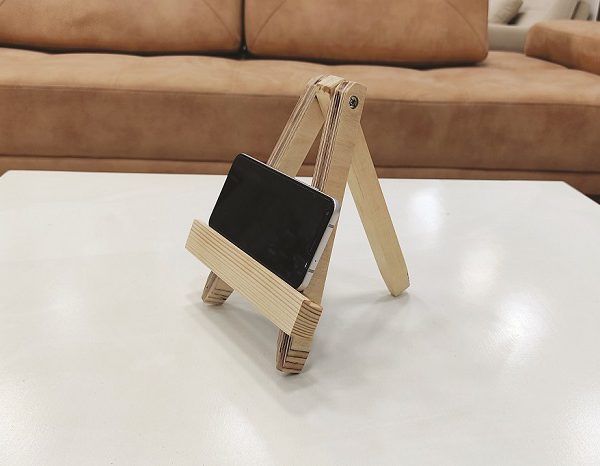 استند چوبی موبایل